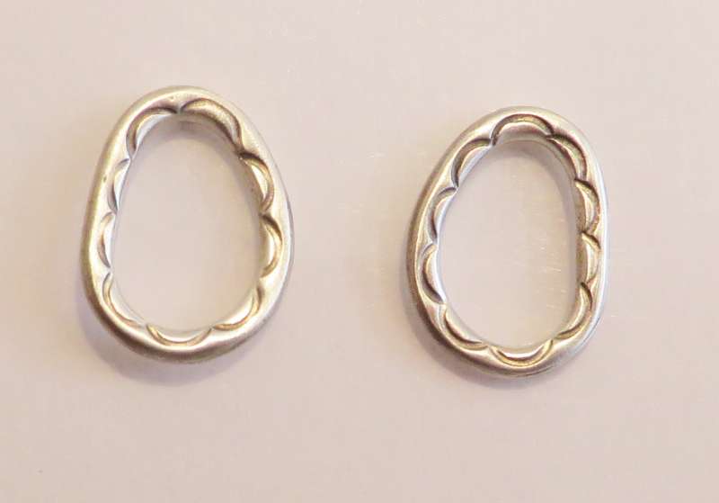 Hoop stud earrings 1